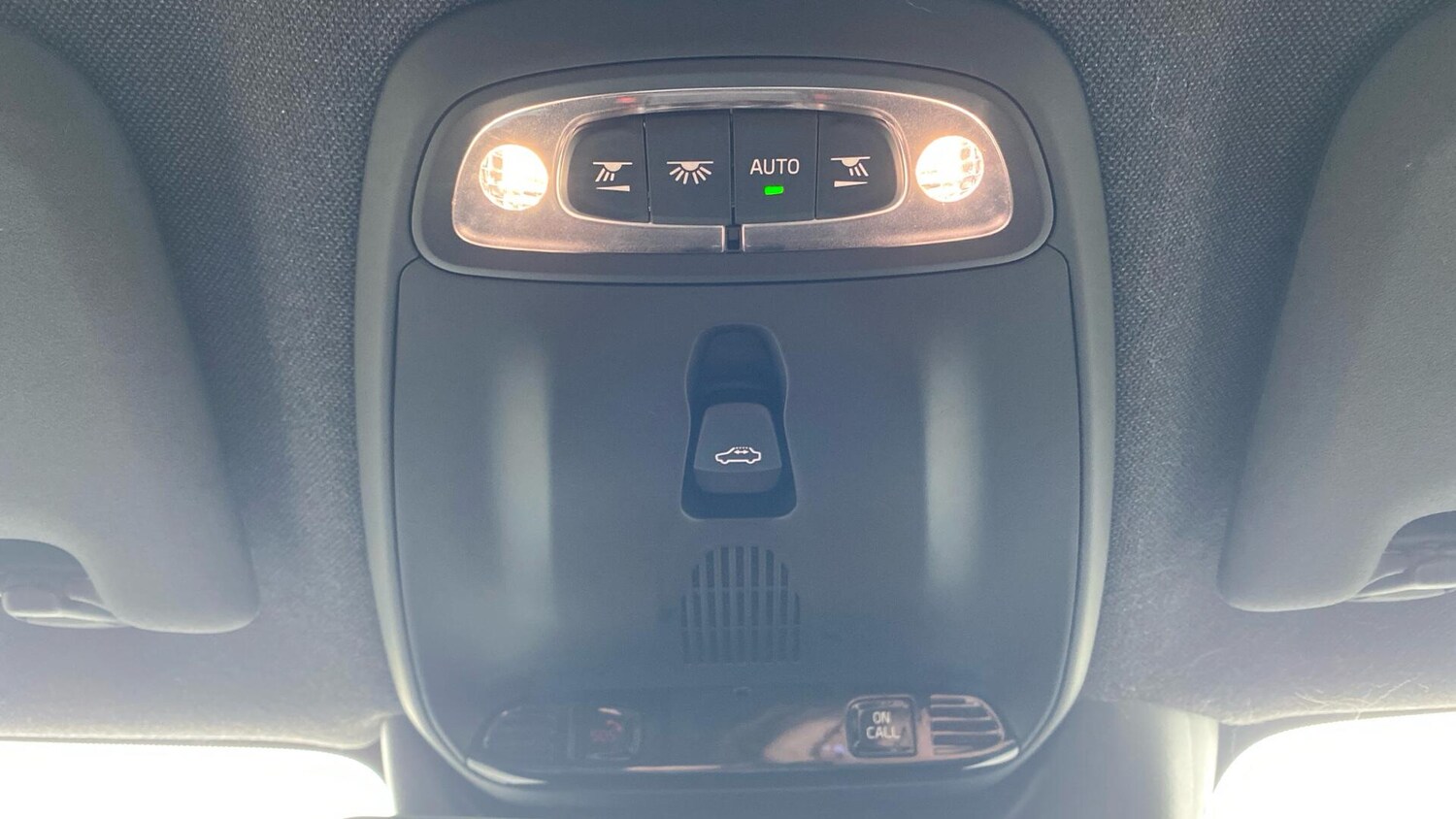 Used Volvo XC40 2018 for sale - 77853012: Photo 21