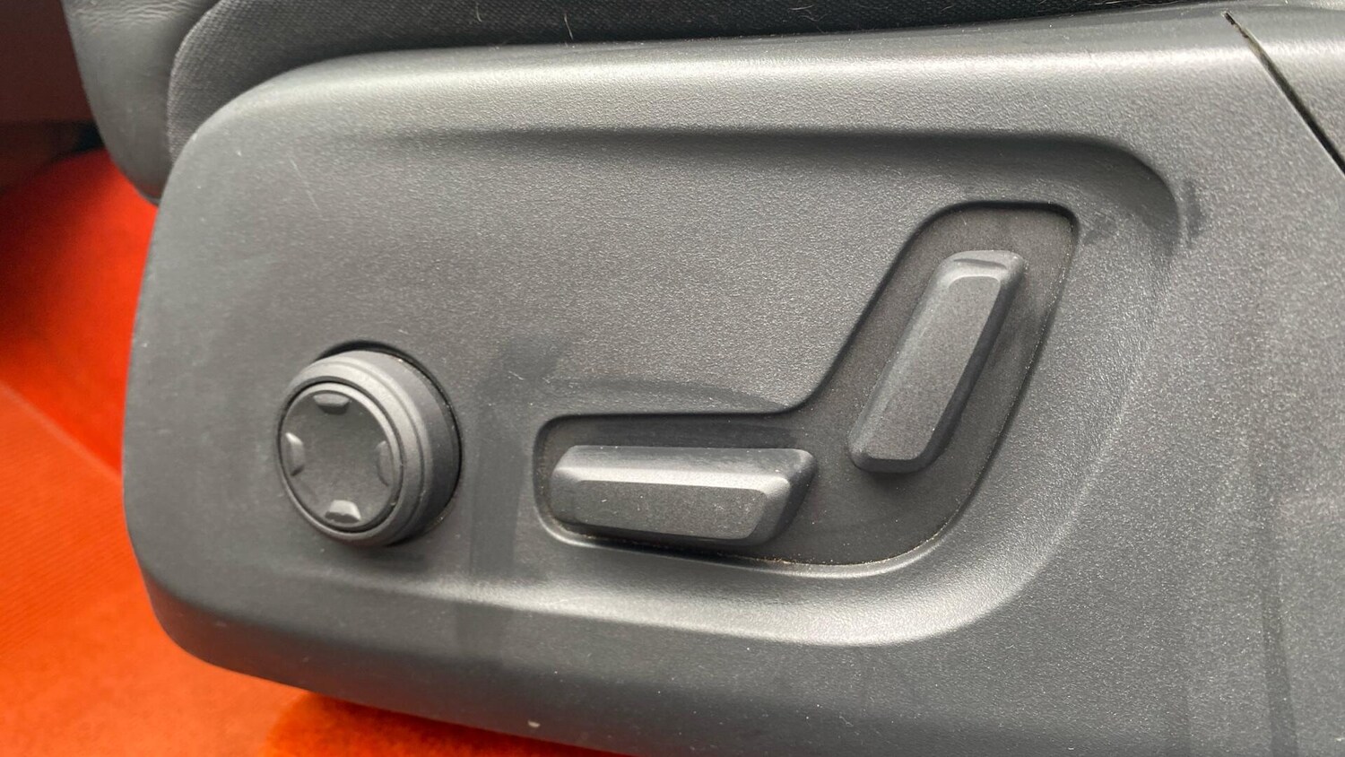 Used Volvo XC40 2018 for sale - 77853012: Photo 25