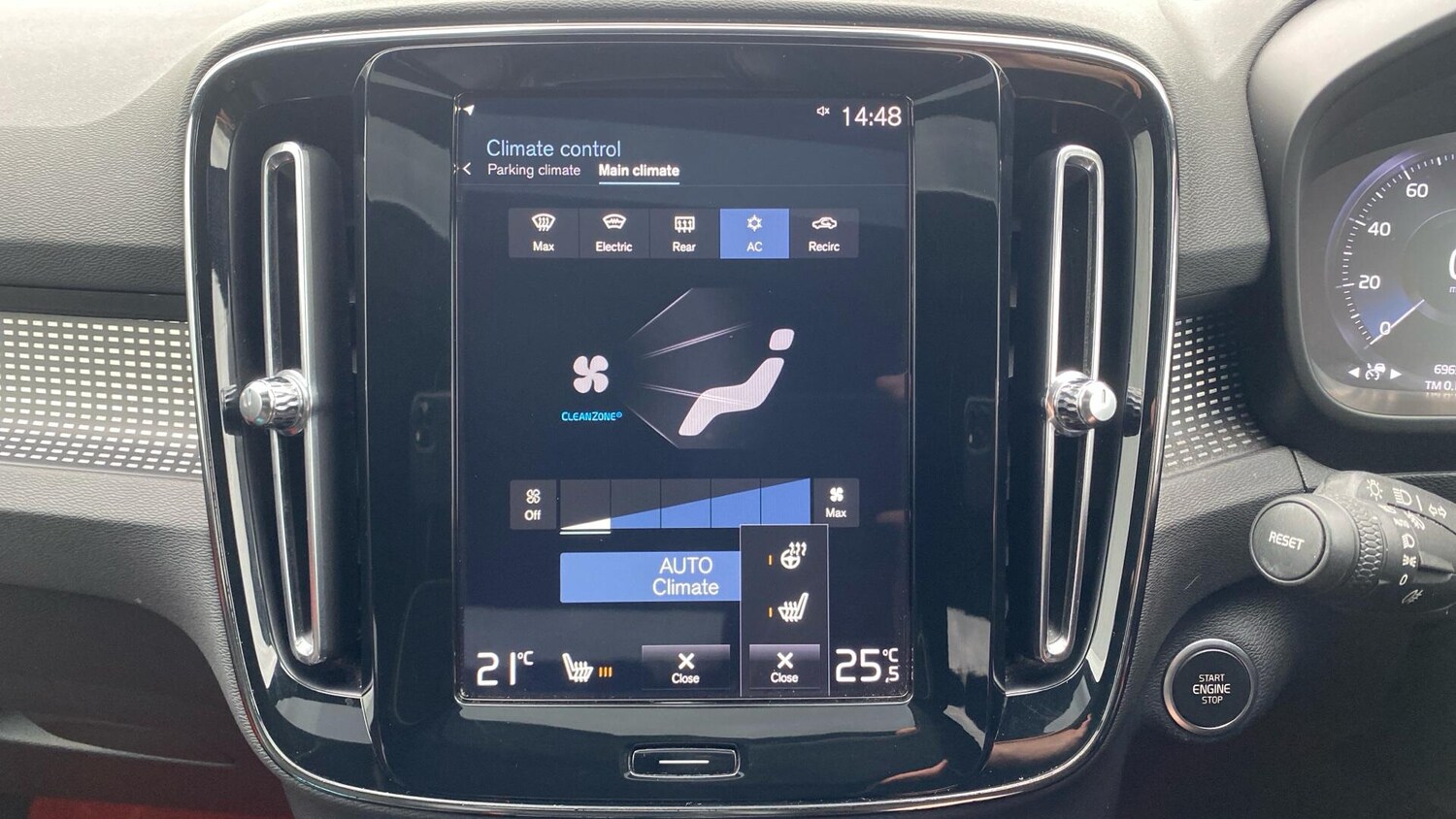 Used Volvo XC40 2018 for sale - 77853012: Photo 29