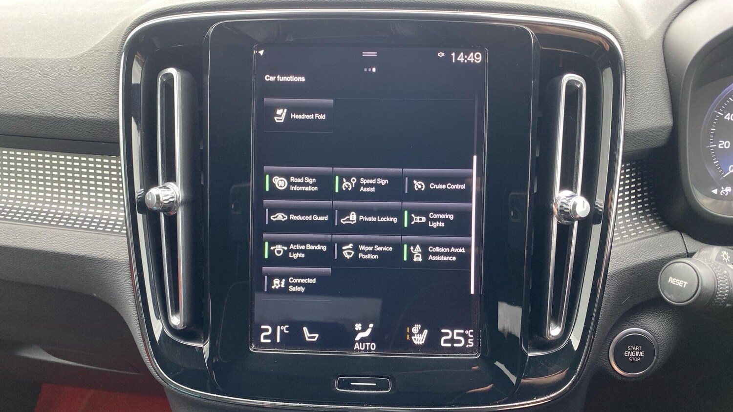 Used Volvo XC40 2018 for sale - 77853012: Photo 31