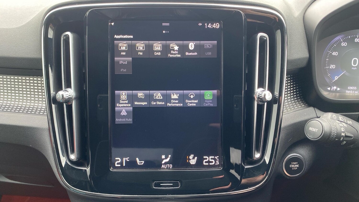 Used Volvo XC40 2018 for sale - 77853012: Photo 32