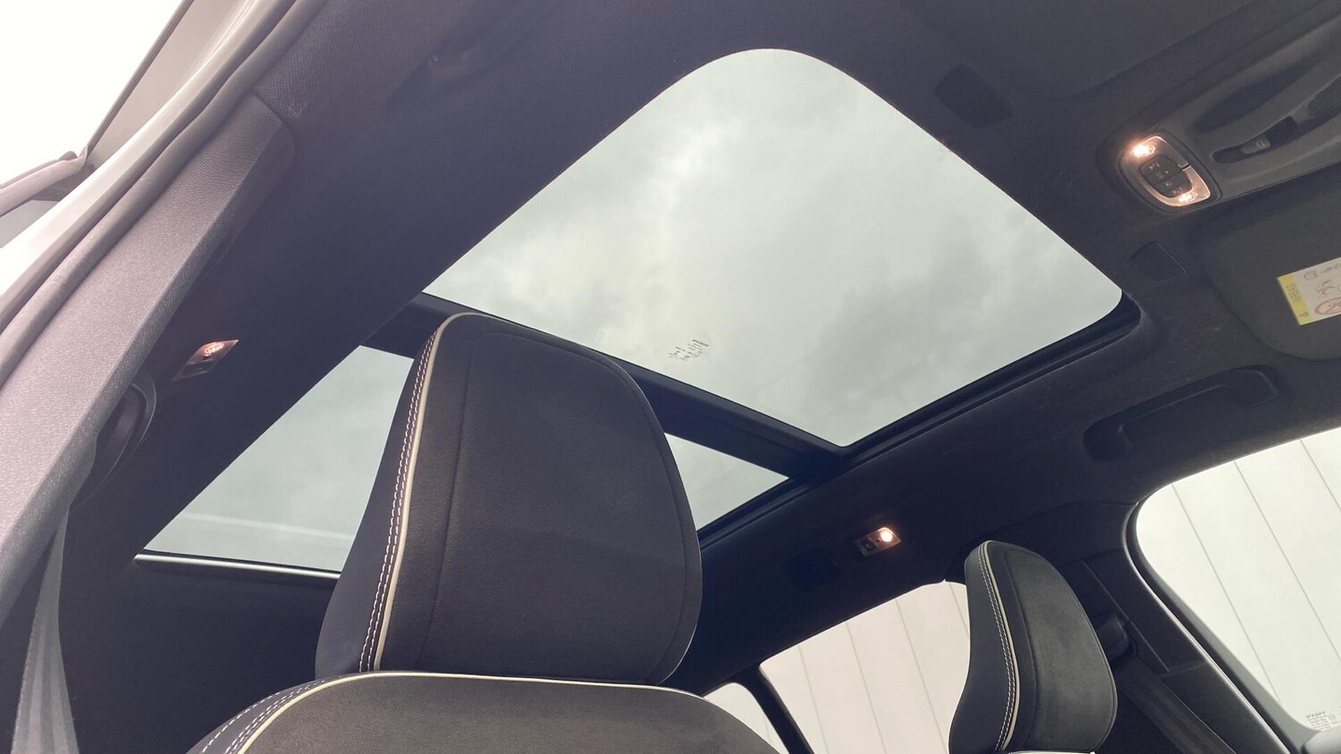 Used Volvo XC40 2018 for sale - 77853012: Photo 40