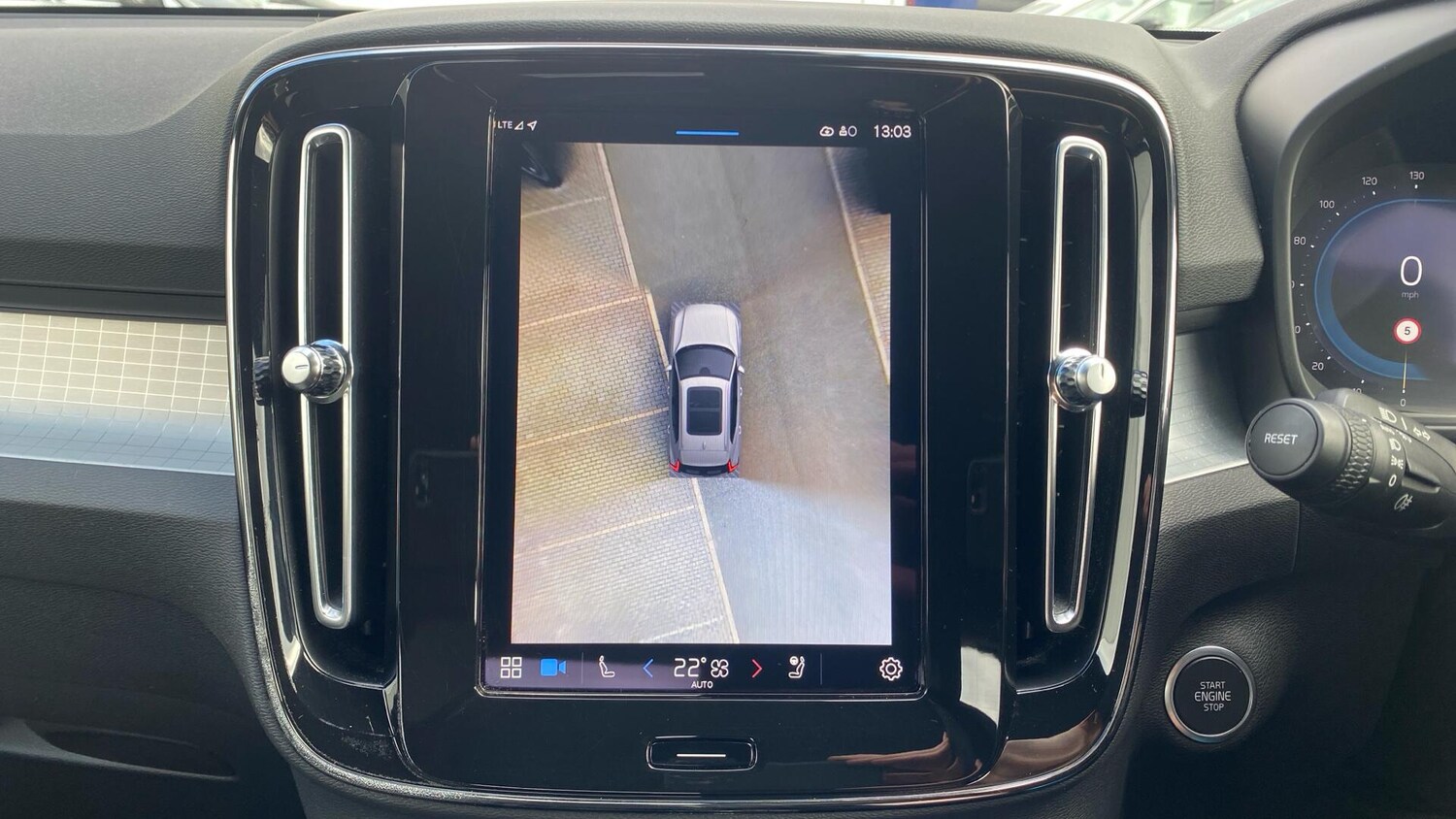 Used Volvo XC40 2023 for sale - 78019520: Photo 19