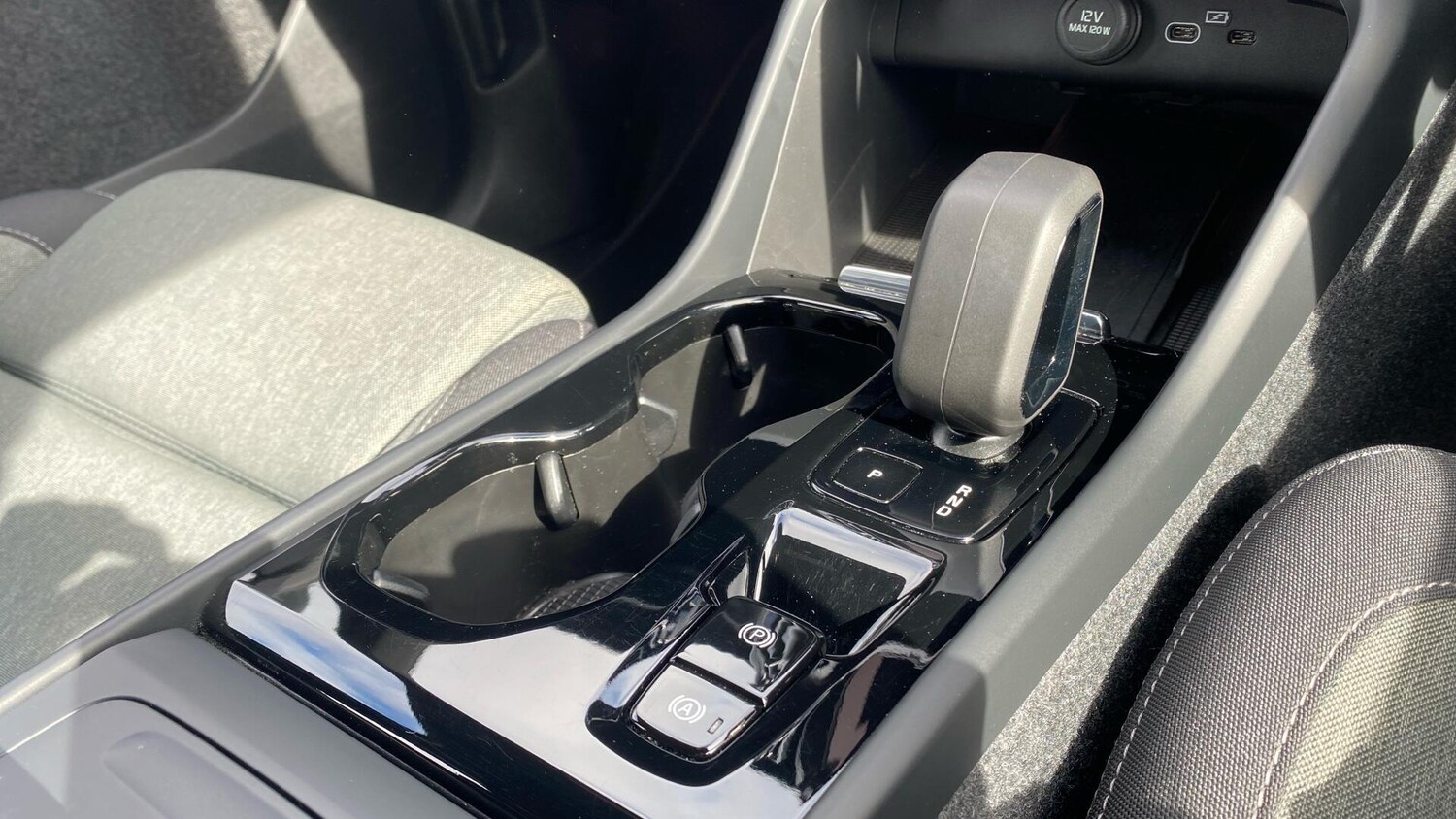 Used Volvo XC40 2023 for sale - 78019520: Photo 26