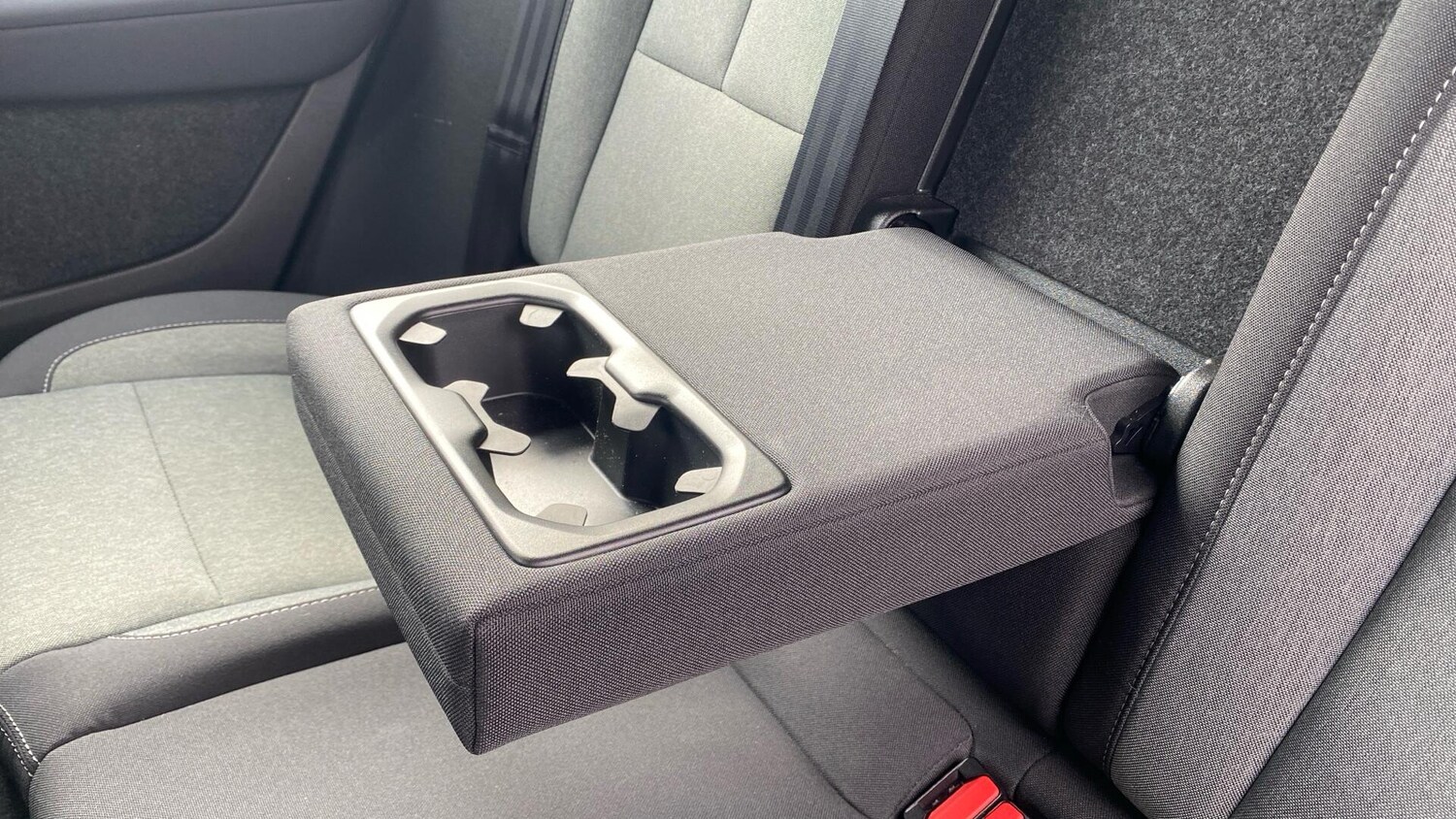 Used Volvo XC40 2023 for sale - 78019520: Photo 32