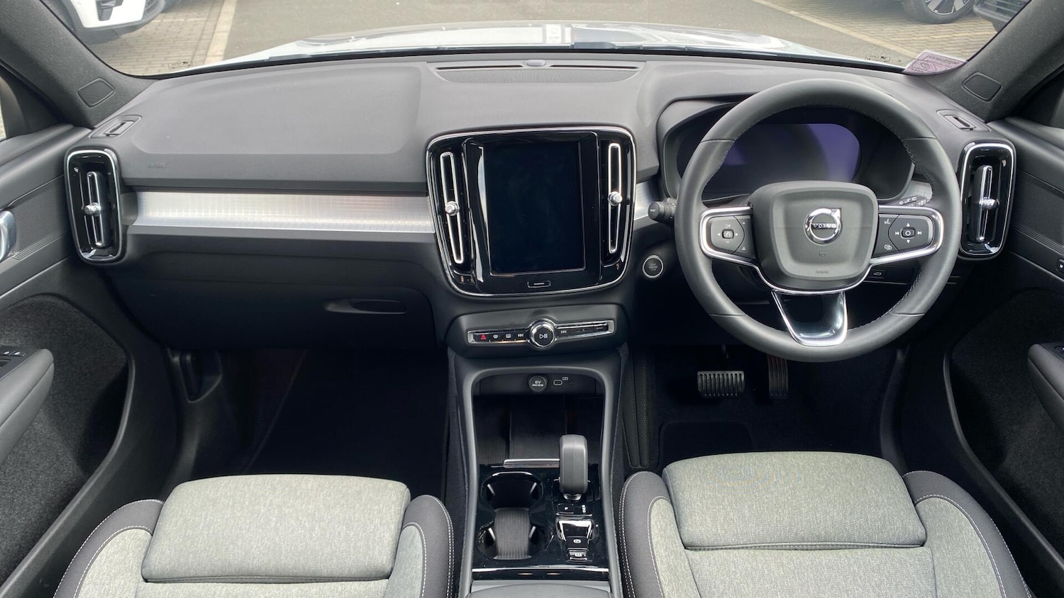 Used Volvo XC40 2023 for sale - 78019520: Photo 5