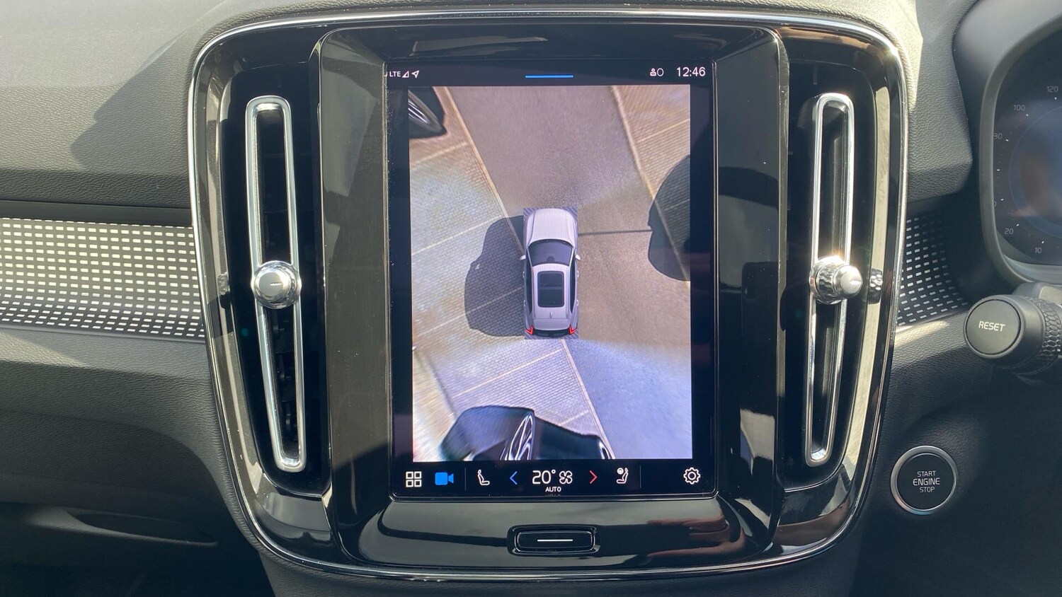 Used Volvo XC40 for sale - 77852863: Photo 19