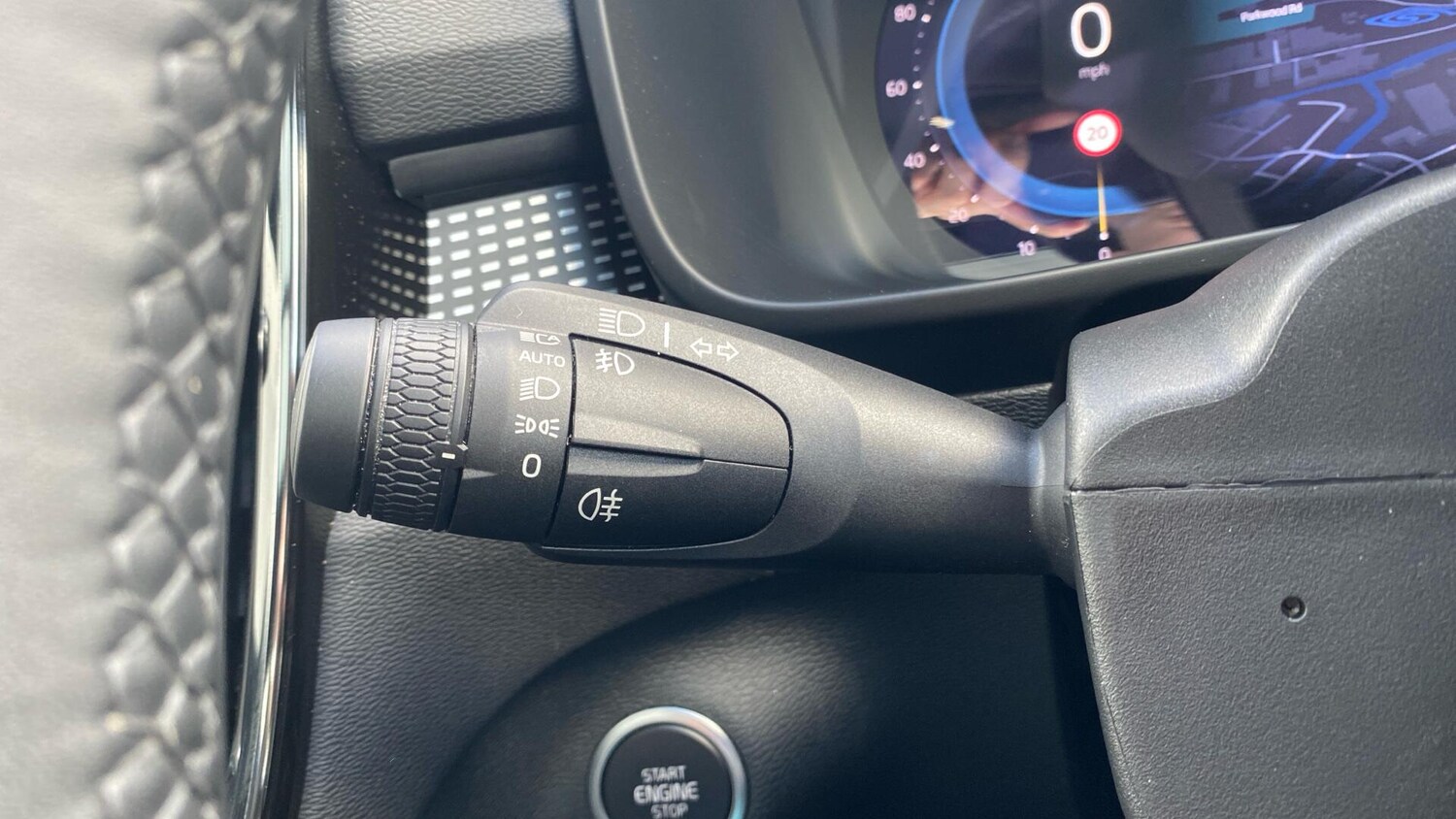 Used Volvo XC40 for sale - 77852863: Photo 20