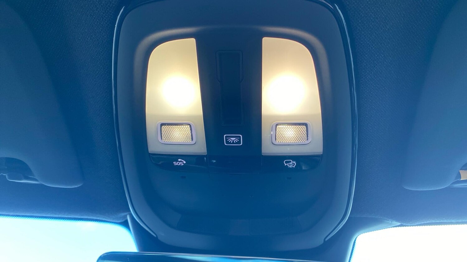 Used Volvo XC40 for sale - 77852863: Photo 28