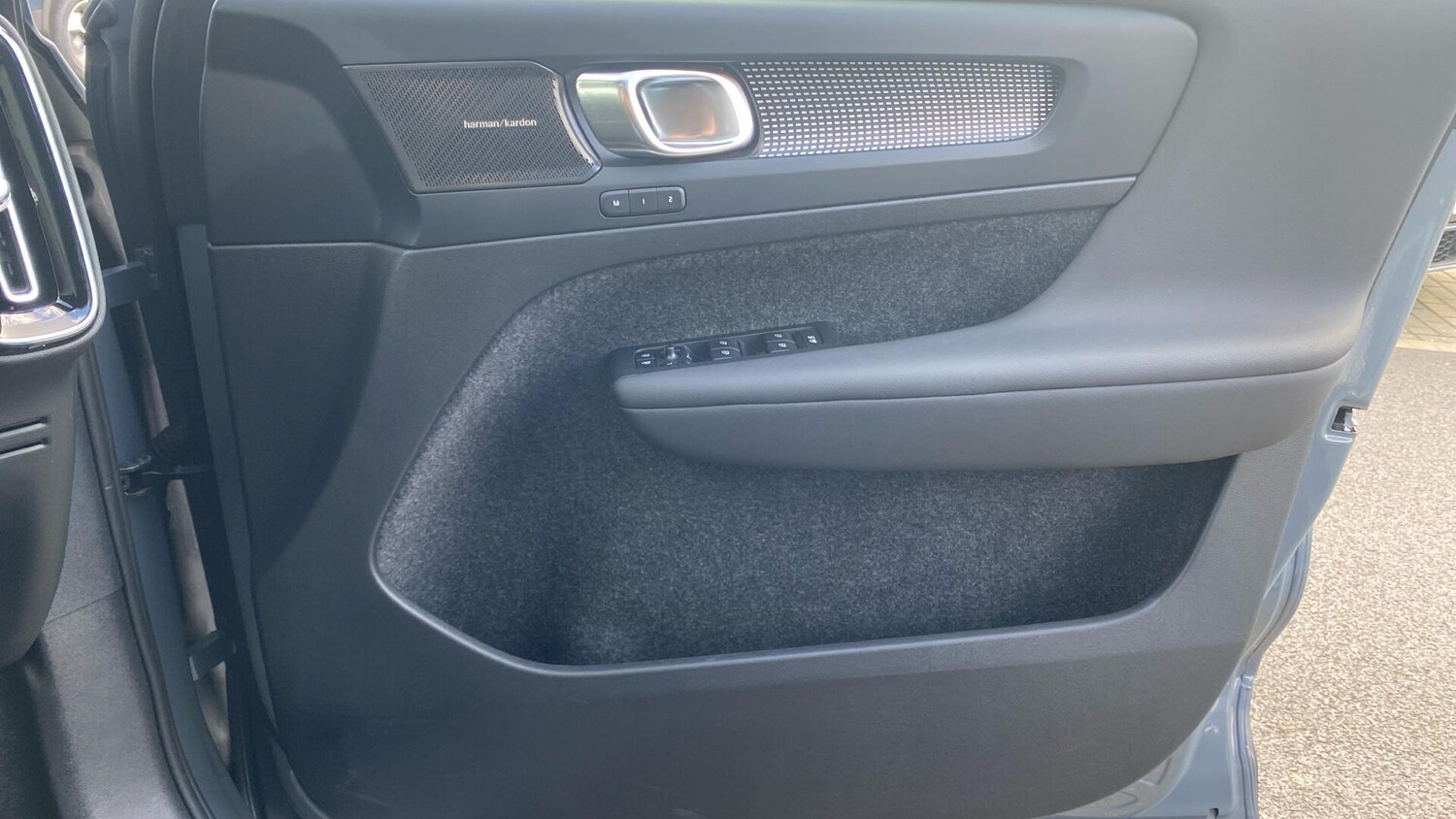 Used Volvo XC40 for sale - 77852863: Photo 29