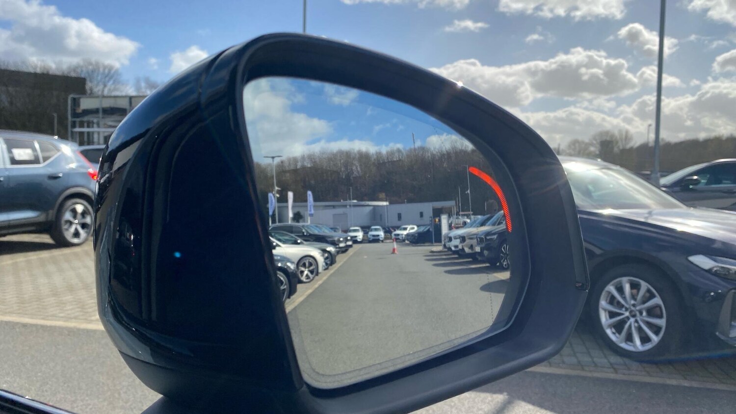 Used Volvo XC40 for sale - 77852863: Photo 32