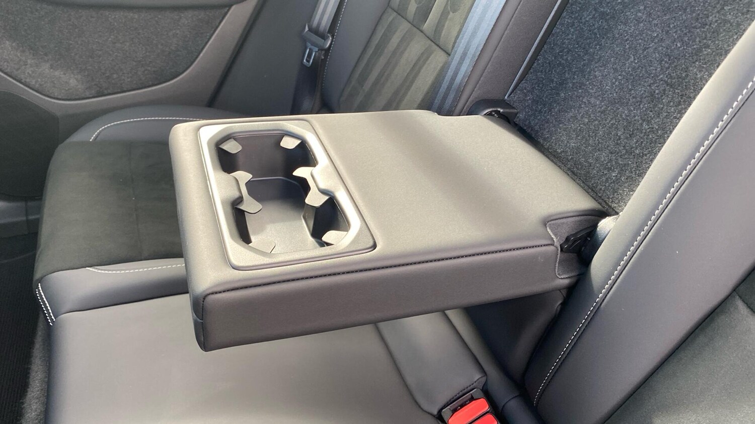 Used Volvo XC40 for sale - 77852863: Photo 34