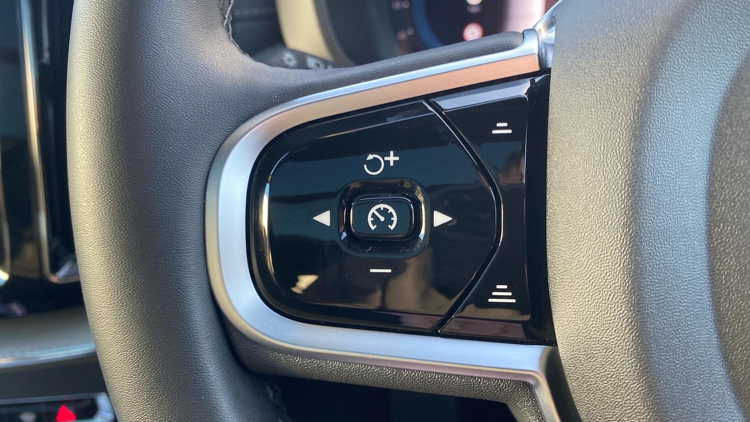 Used Volvo XC60 2024 for sale - 77839174: Photo 17