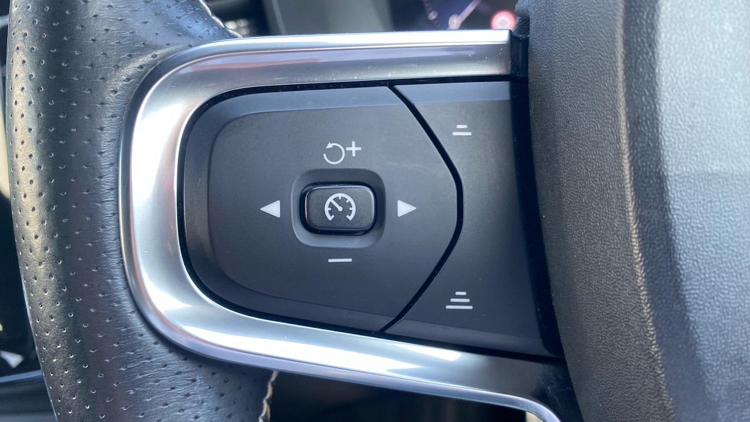 Used Volvo XC40 2019 for sale - 78204629: Photo 18