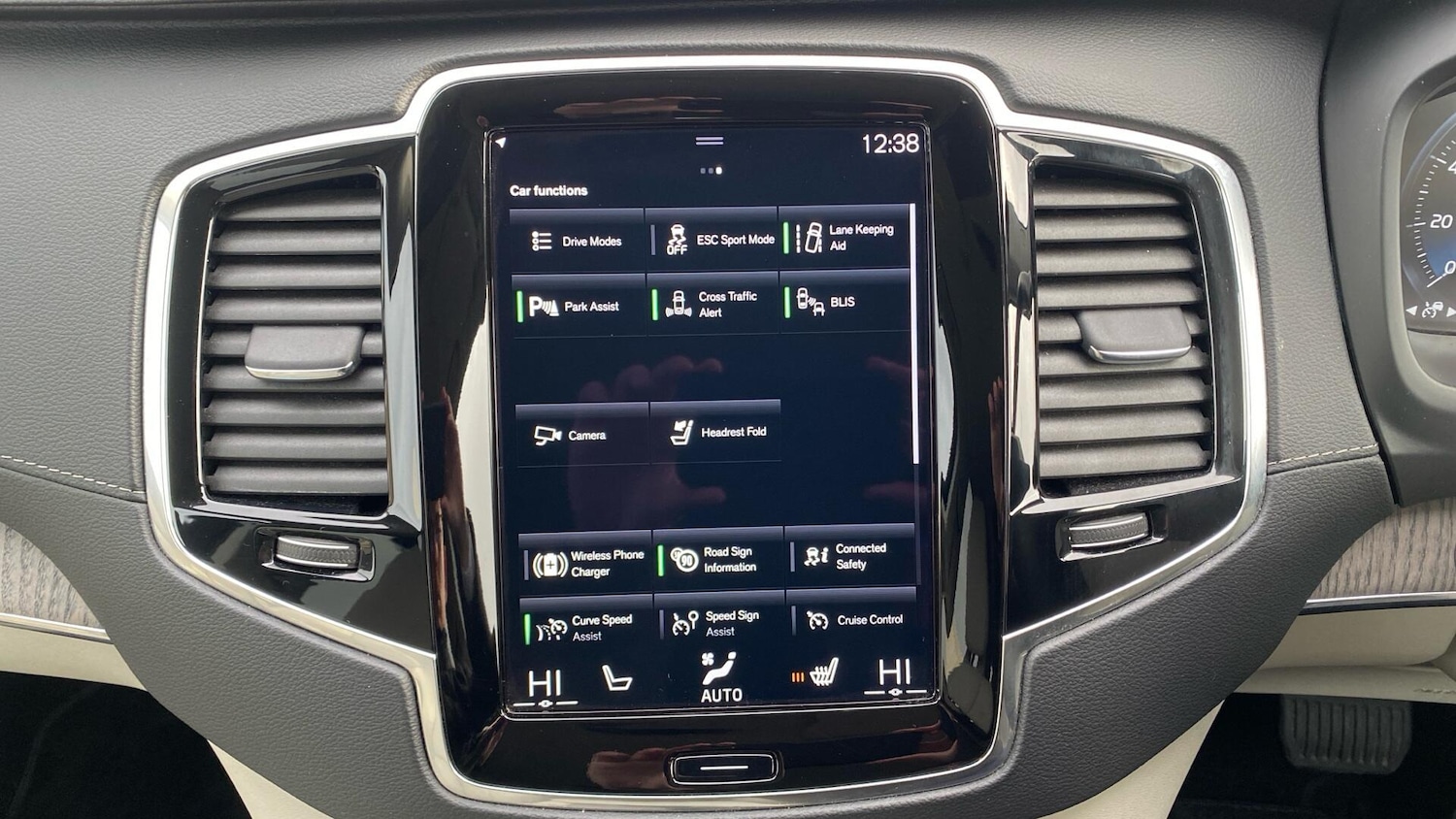 Used Volvo XC90 2021 for sale - 76866144: Photo 15