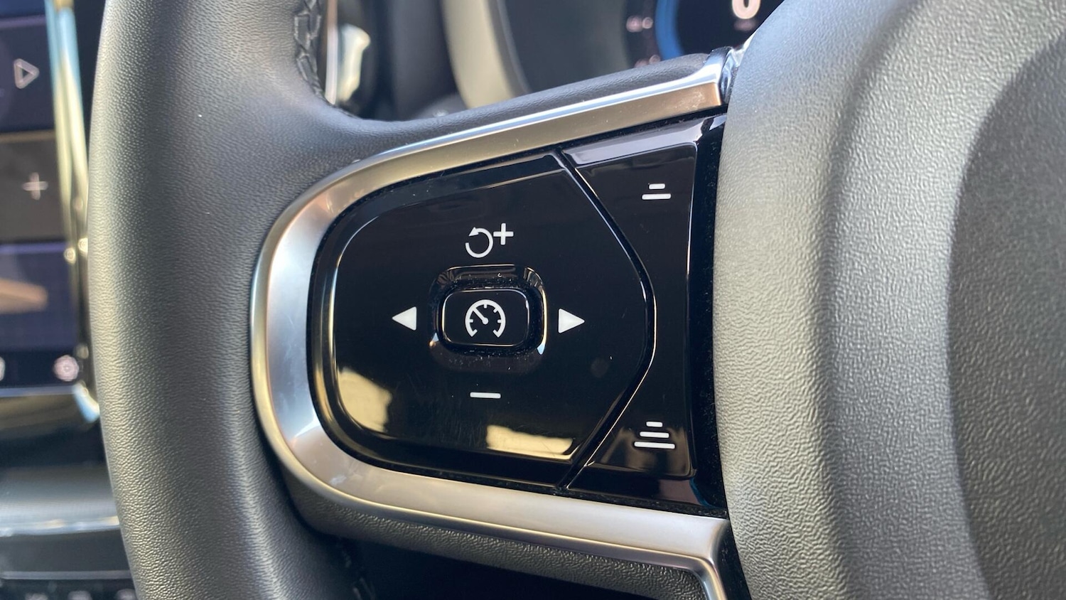 Used Volvo XC60 2023 for sale - 76729041: Photo 22