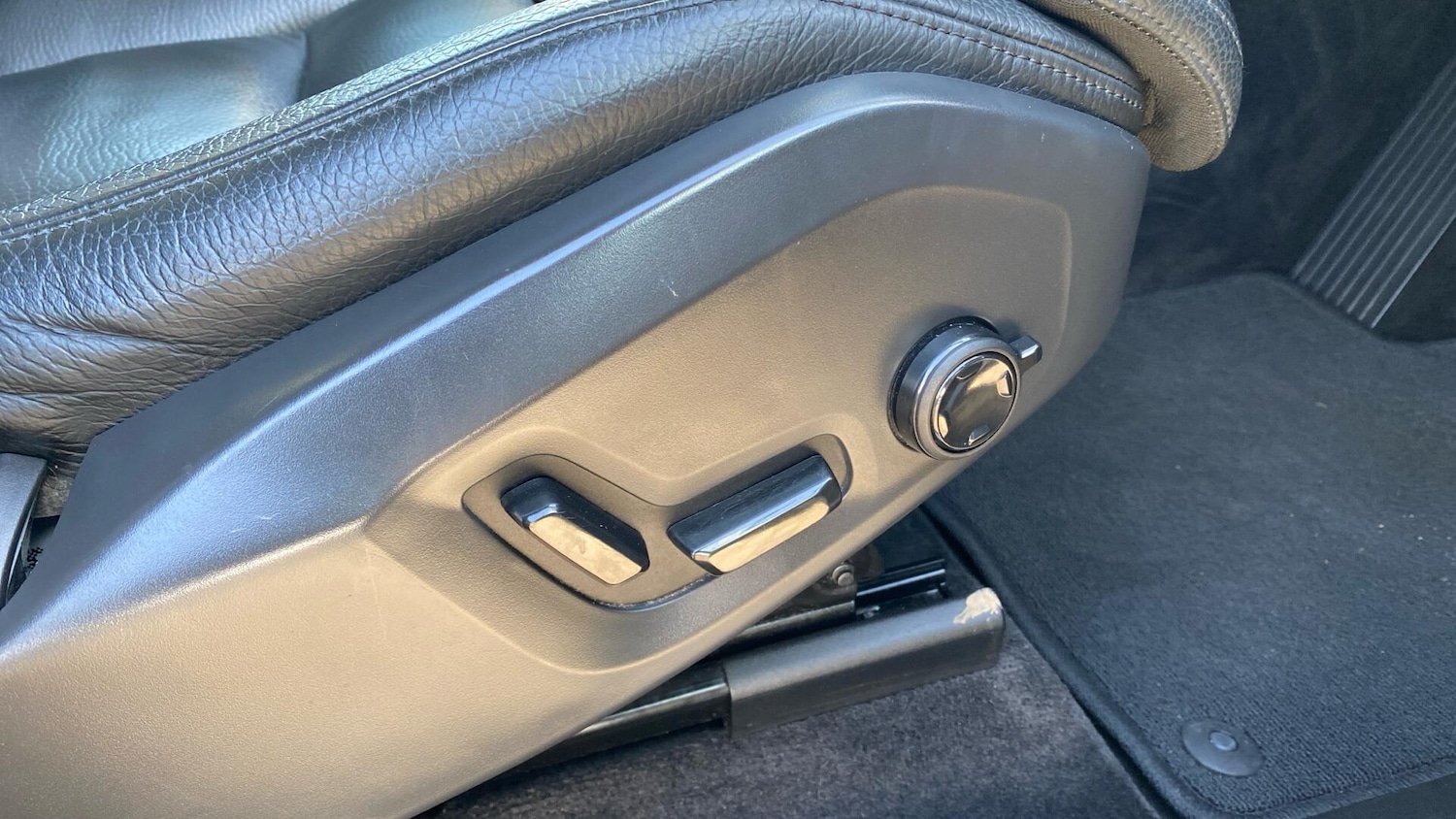 Used Volvo XC60 2023 for sale - 76729041: Photo 31