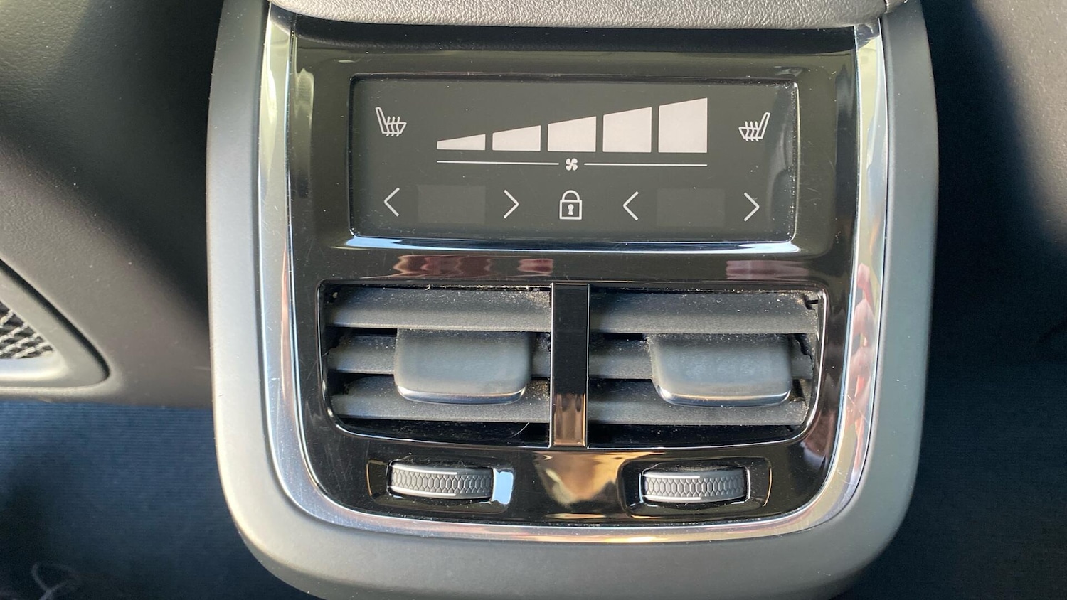 Used Volvo XC60 2023 for sale - 76729041: Photo 32