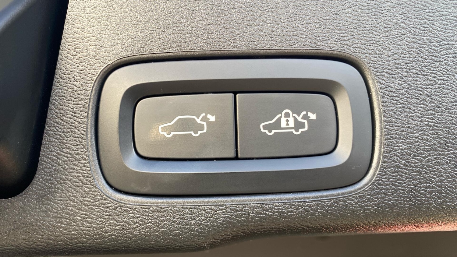 Used Volvo XC60 2023 for sale - 76729041: Photo 36