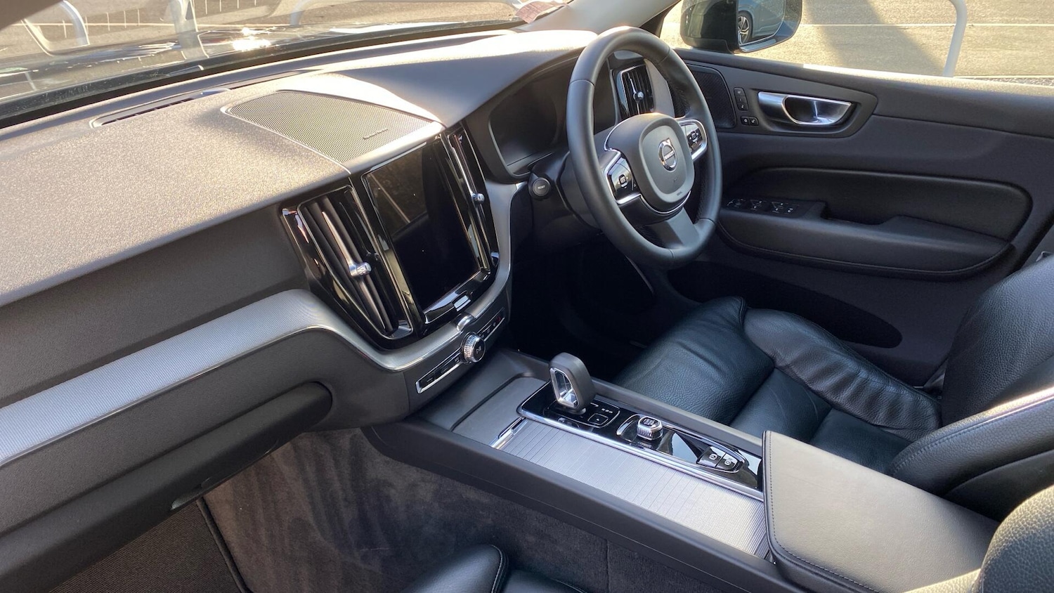 Used Volvo XC60 2023 for sale - 76729041: Photo 41