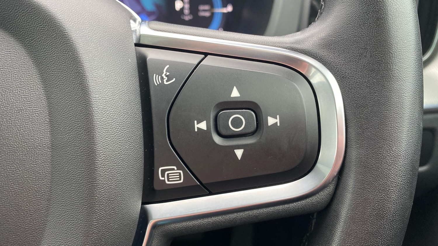 Used Volvo XC60 2023 for sale - 77101685: Photo 16