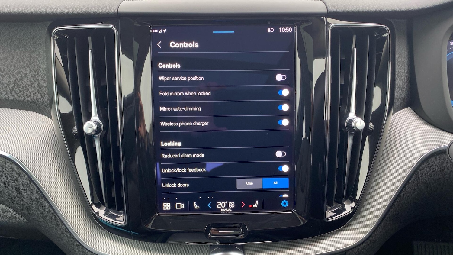 Used Volvo XC60 2023 for sale - 77101685: Photo 32