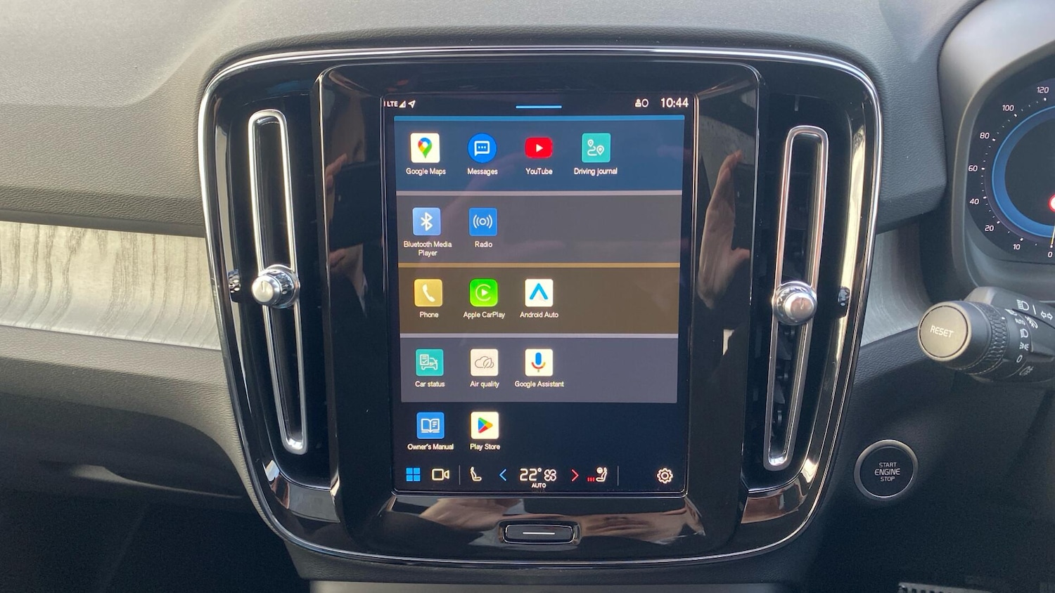 Used Volvo XC40 2024 for sale - 76423772: Photo 15