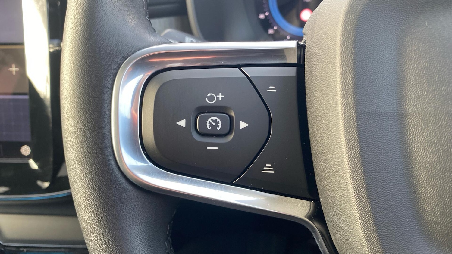 Used Volvo XC40 2024 for sale - 76423772: Photo 22