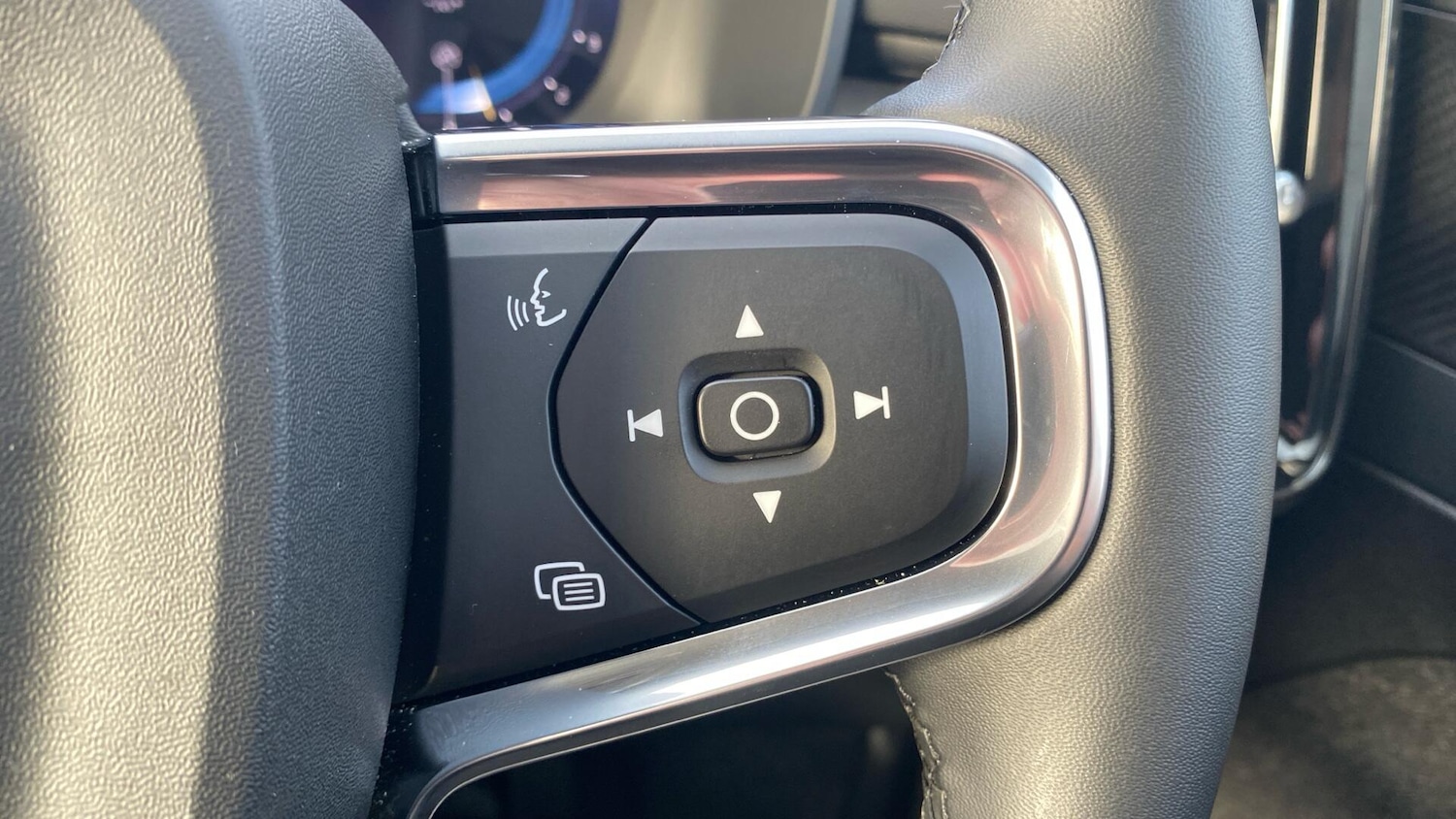 Used Volvo XC40 2024 for sale - 76423772: Photo 23