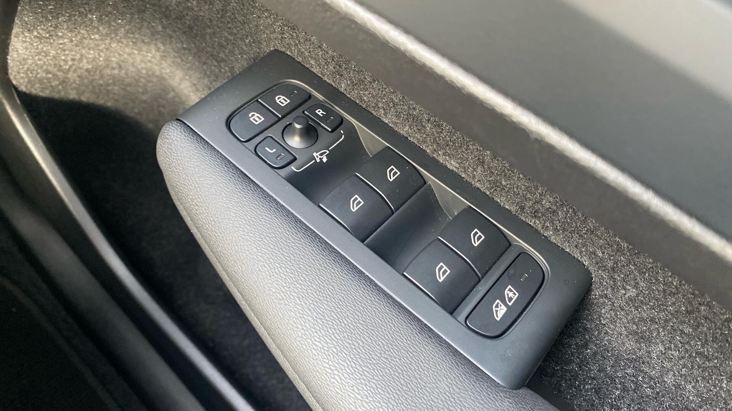 Used Volvo XC40 2024 for sale - 76423772: Photo 25