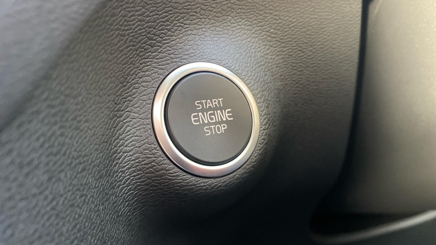 Used Volvo XC40 2024 for sale - 76423772: Photo 28