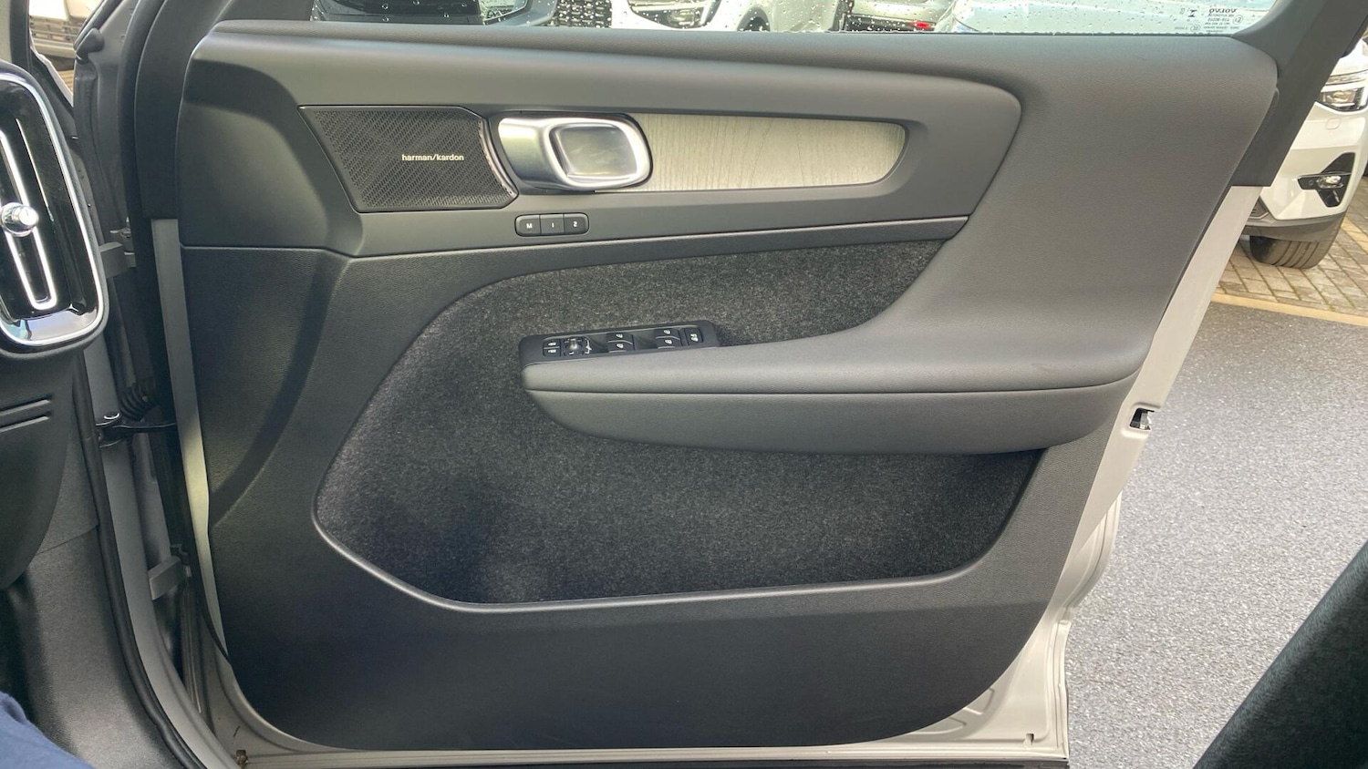 Used Volvo XC40 2024 for sale - 76423772: Photo 30