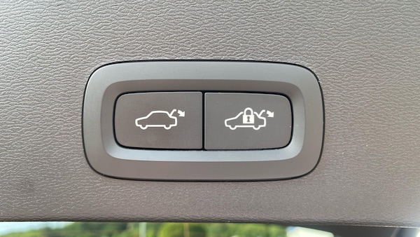 Used Volvo XC40 2023 for sale - 75290867: Photo 30