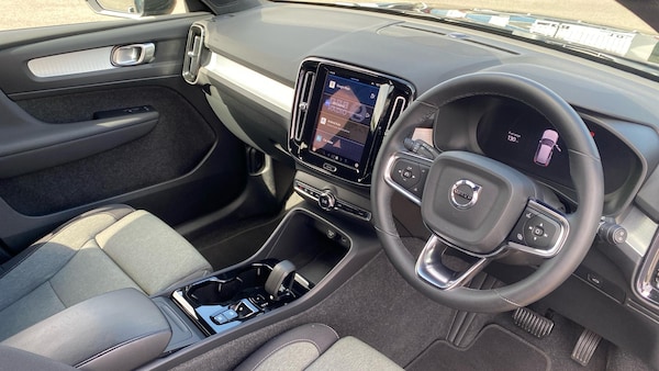 Used Volvo XC40 2023 for sale - 75290867: Photo 4