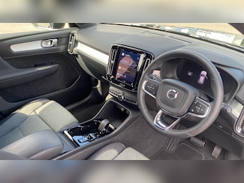 Used Volvo XC40 2023 for sale - 75290867: Photo