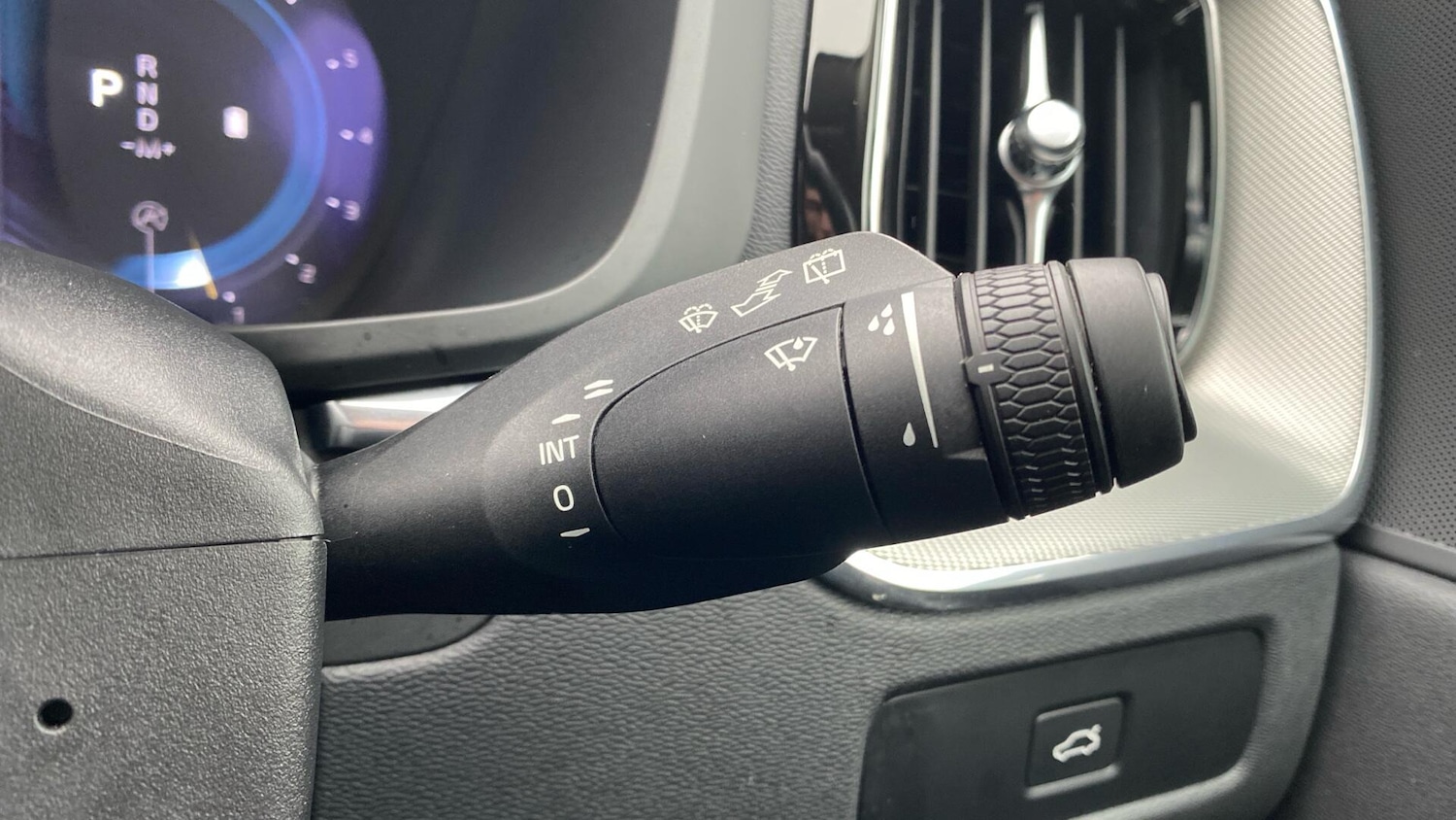 Used Volvo XC60 2023 for sale - 77455879: Photo 23