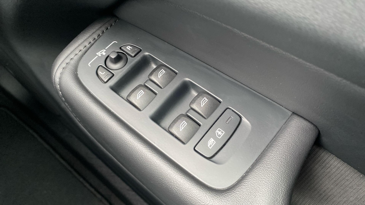 Used Volvo XC60 2023 for sale - 77455879: Photo 24