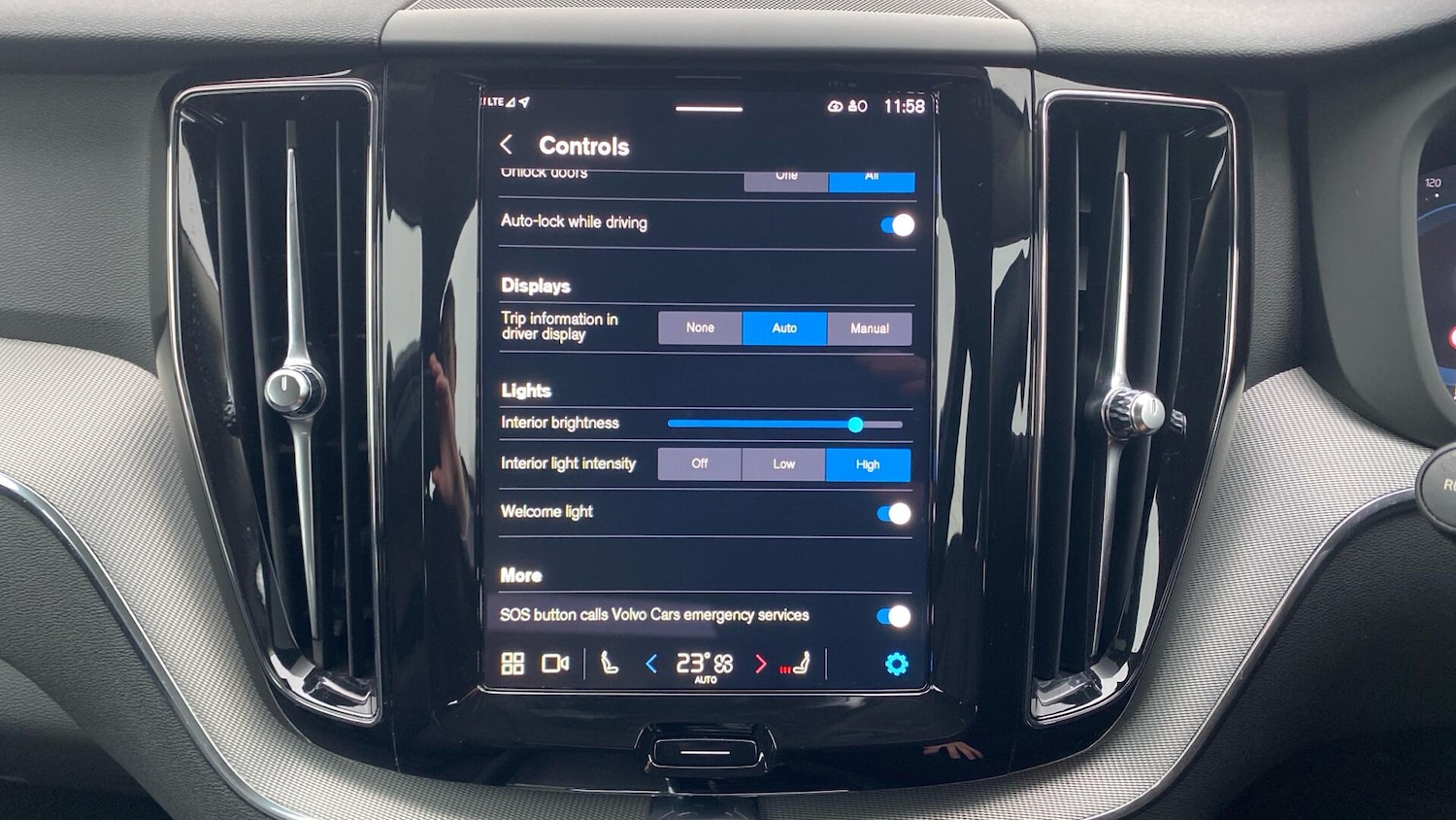 Used Volvo XC60 2023 for sale - 77455879: Photo 25