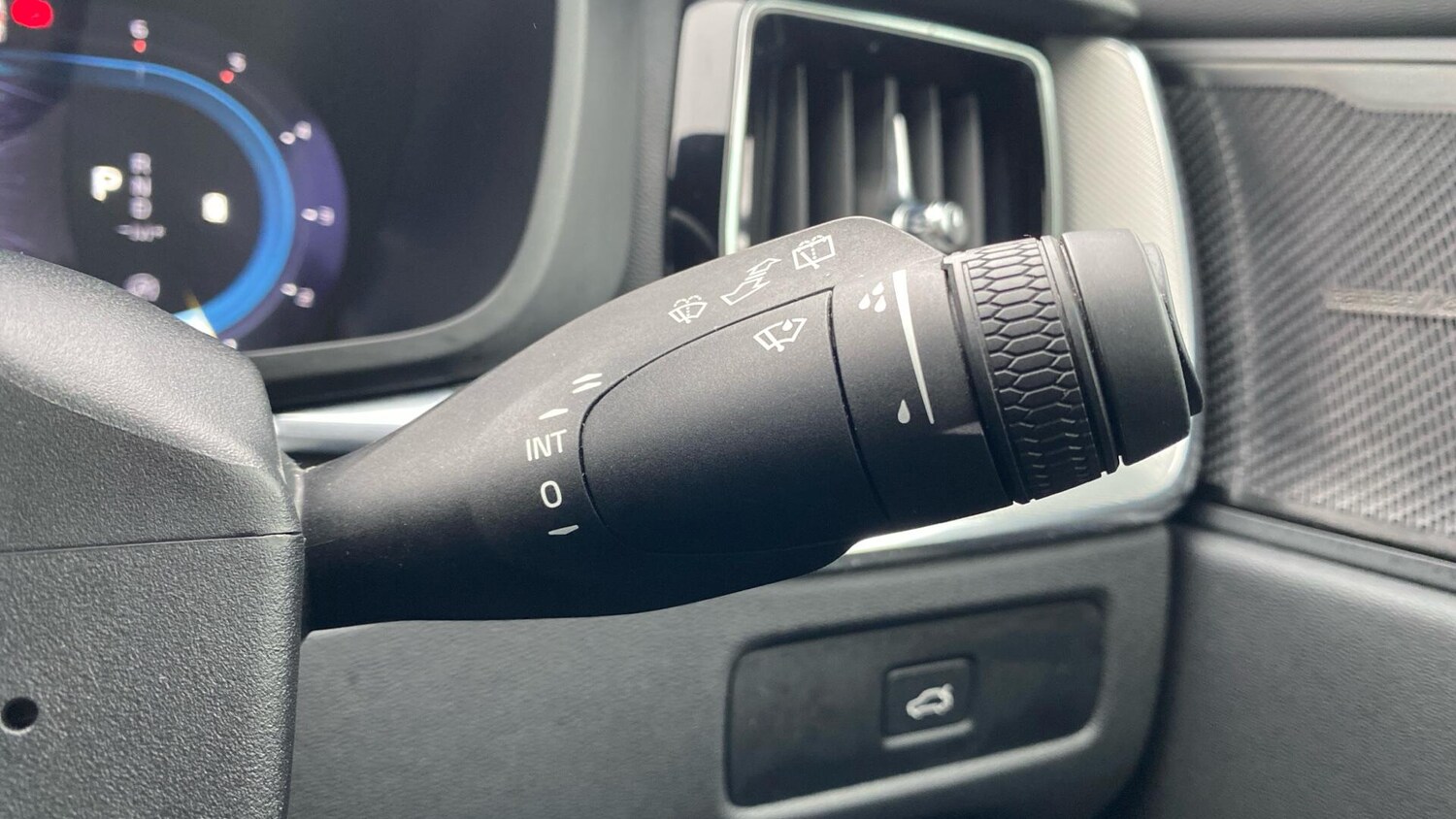 Used Volvo XC60 2023 for sale - 77478682: Photo 17