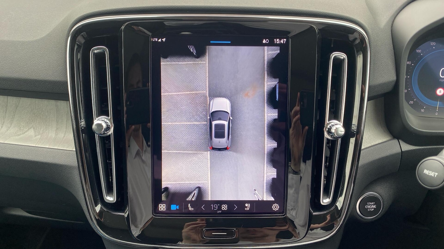 Used Volvo XC40 2025 for sale - 76122221: Photo 16