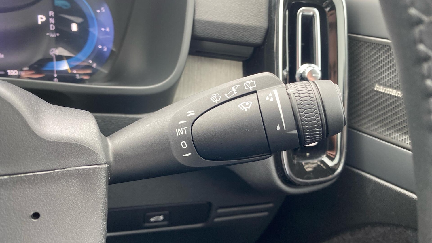 Used Volvo XC40 2025 for sale - 76122221: Photo 22