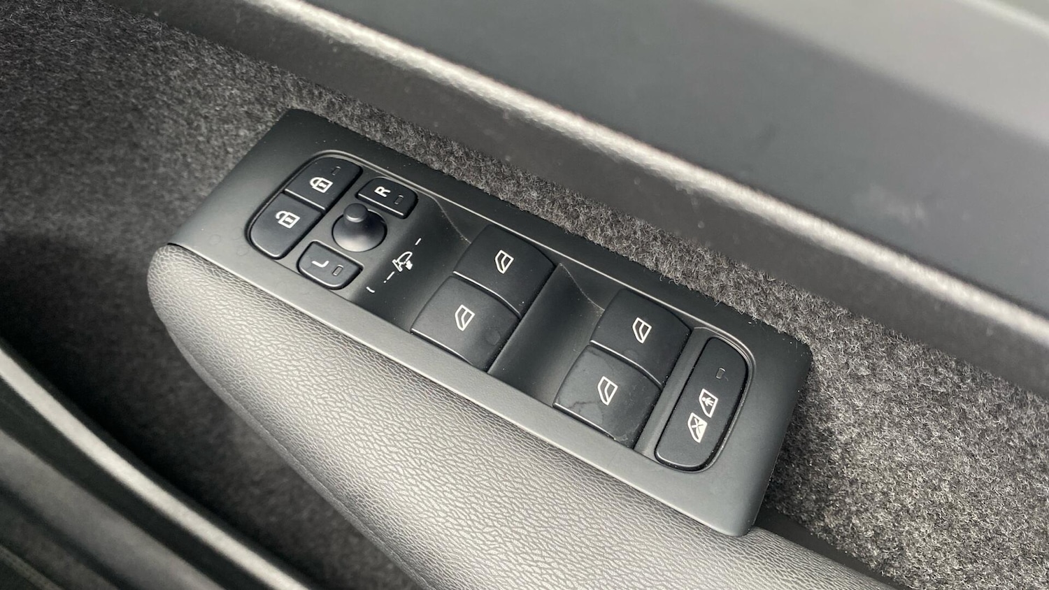 Used Volvo XC40 2025 for sale - 76122221: Photo 23