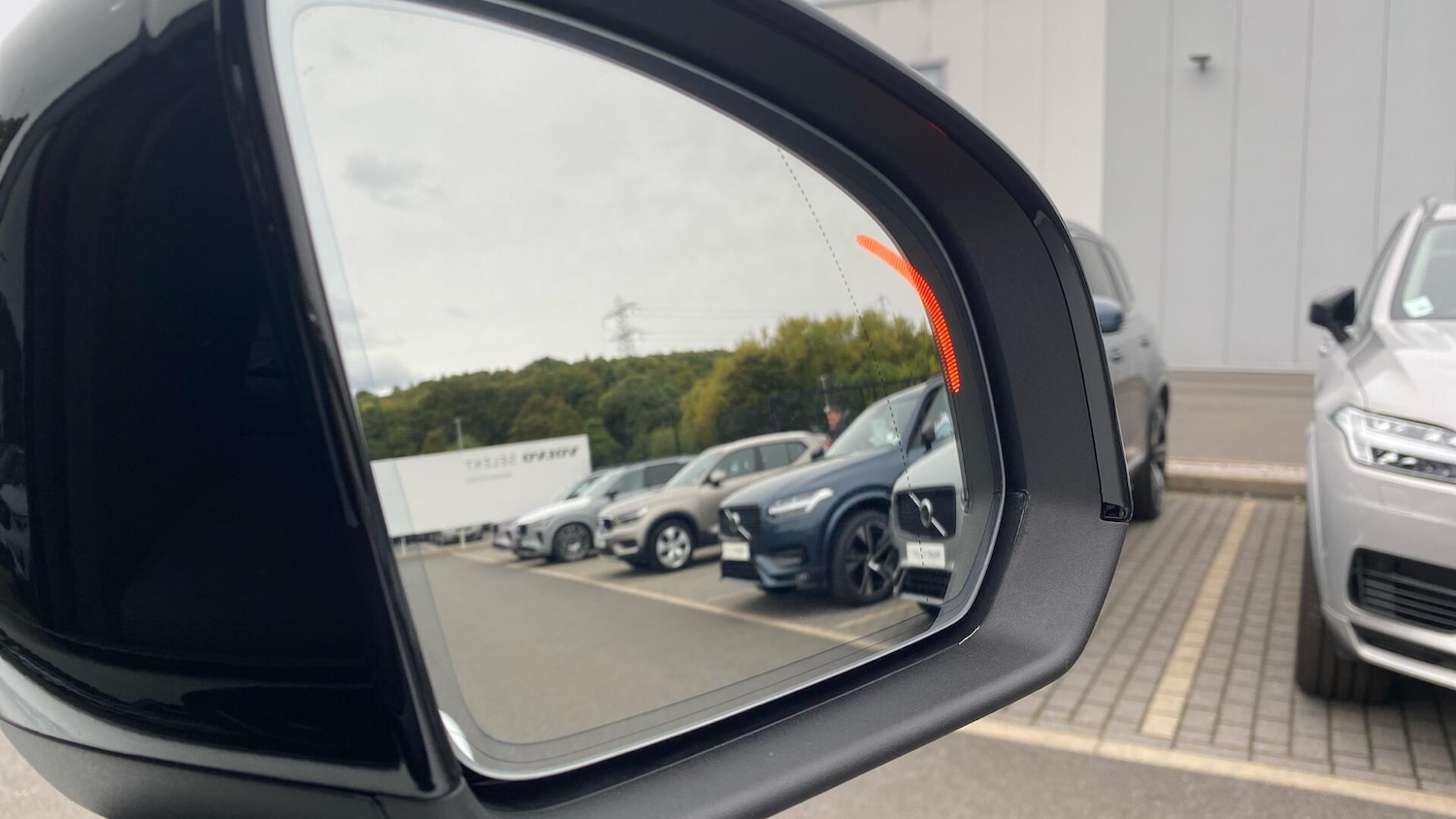 Used Volvo XC40 2025 for sale - 76122221: Photo 31