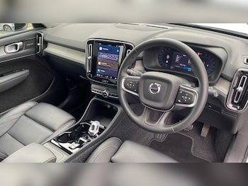 Used Volvo XC40 2025 for sale - 76122221: Photo 4