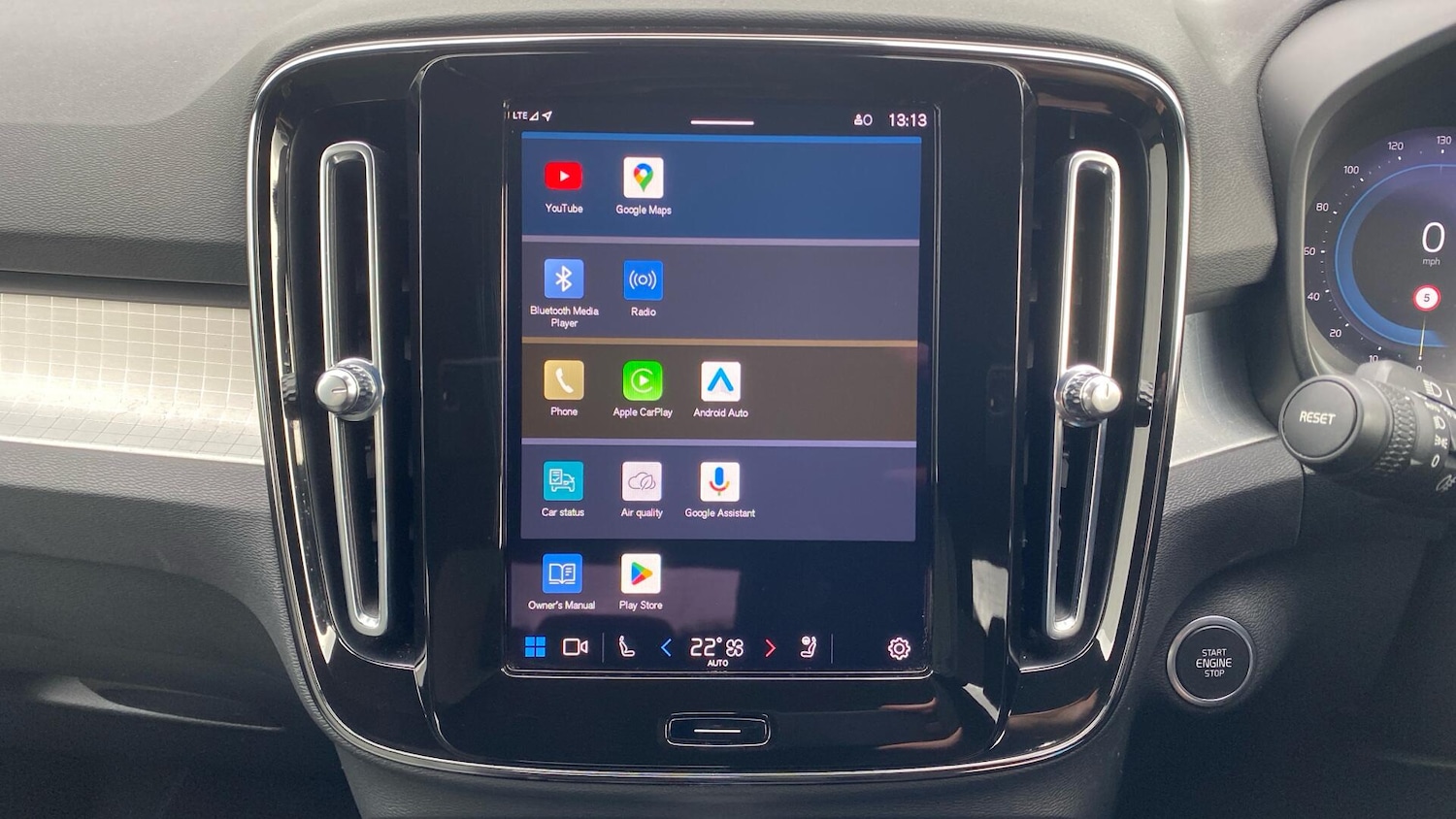 Used Volvo XC40 2023 for sale - 77925053: Photo 17