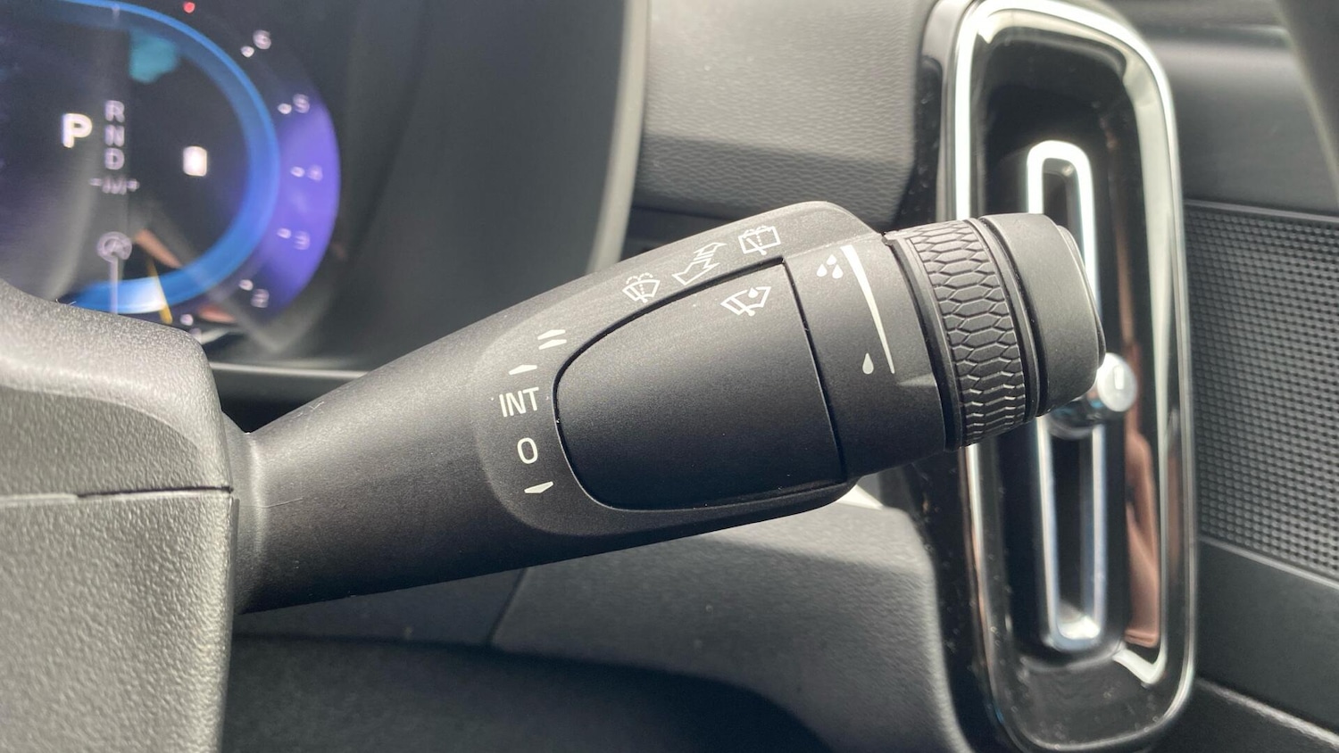 Used Volvo XC40 2023 for sale - 77925053: Photo 23