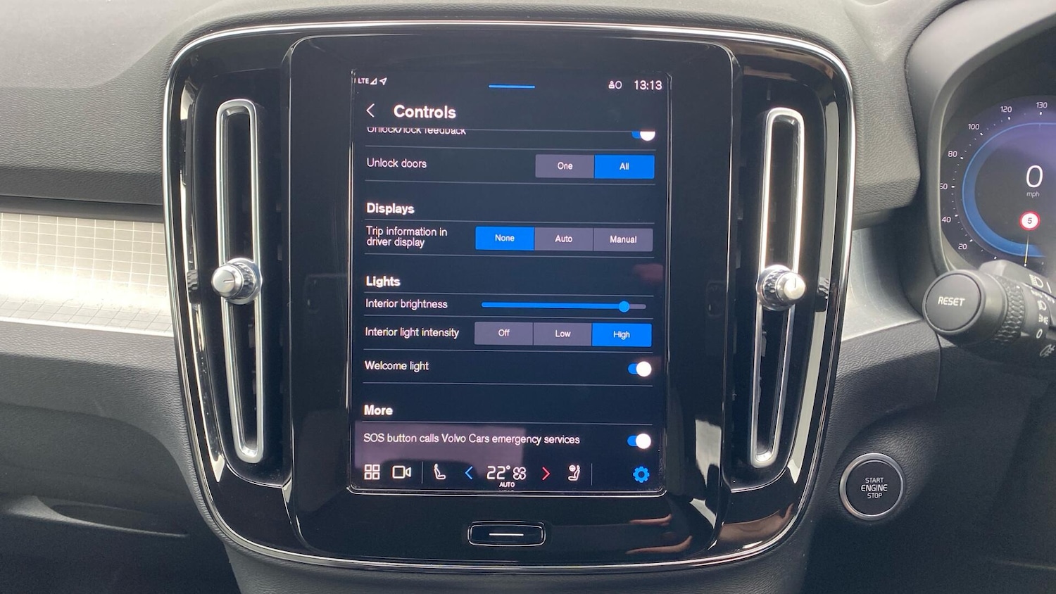 Used Volvo XC40 2023 for sale - 77925053: Photo 25