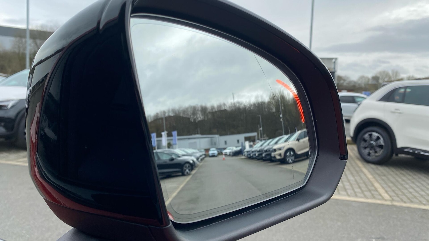 Used Volvo XC40 2023 for sale - 77925053: Photo 31