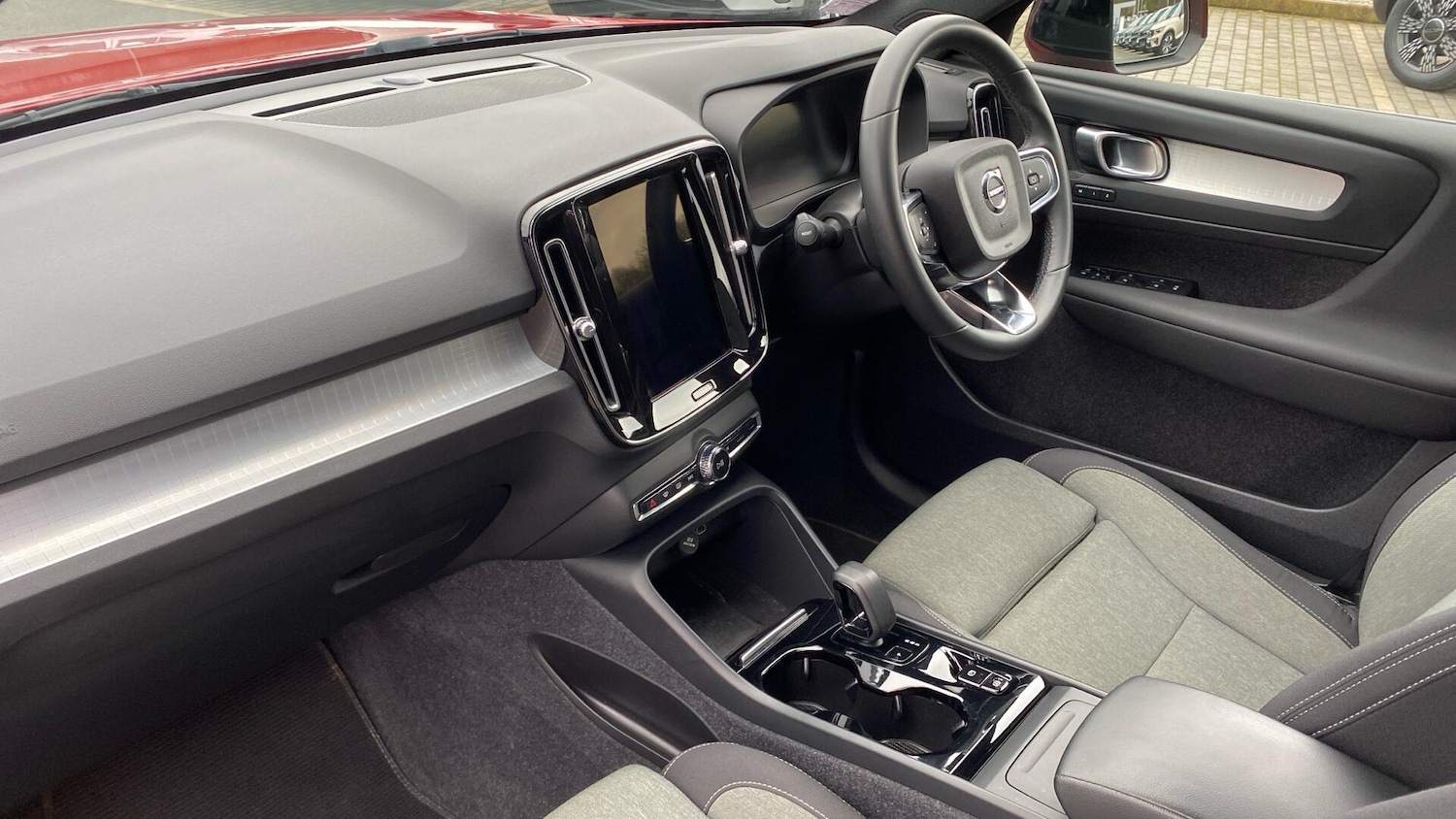 Used Volvo XC40 2023 for sale - 77925053: Photo 39