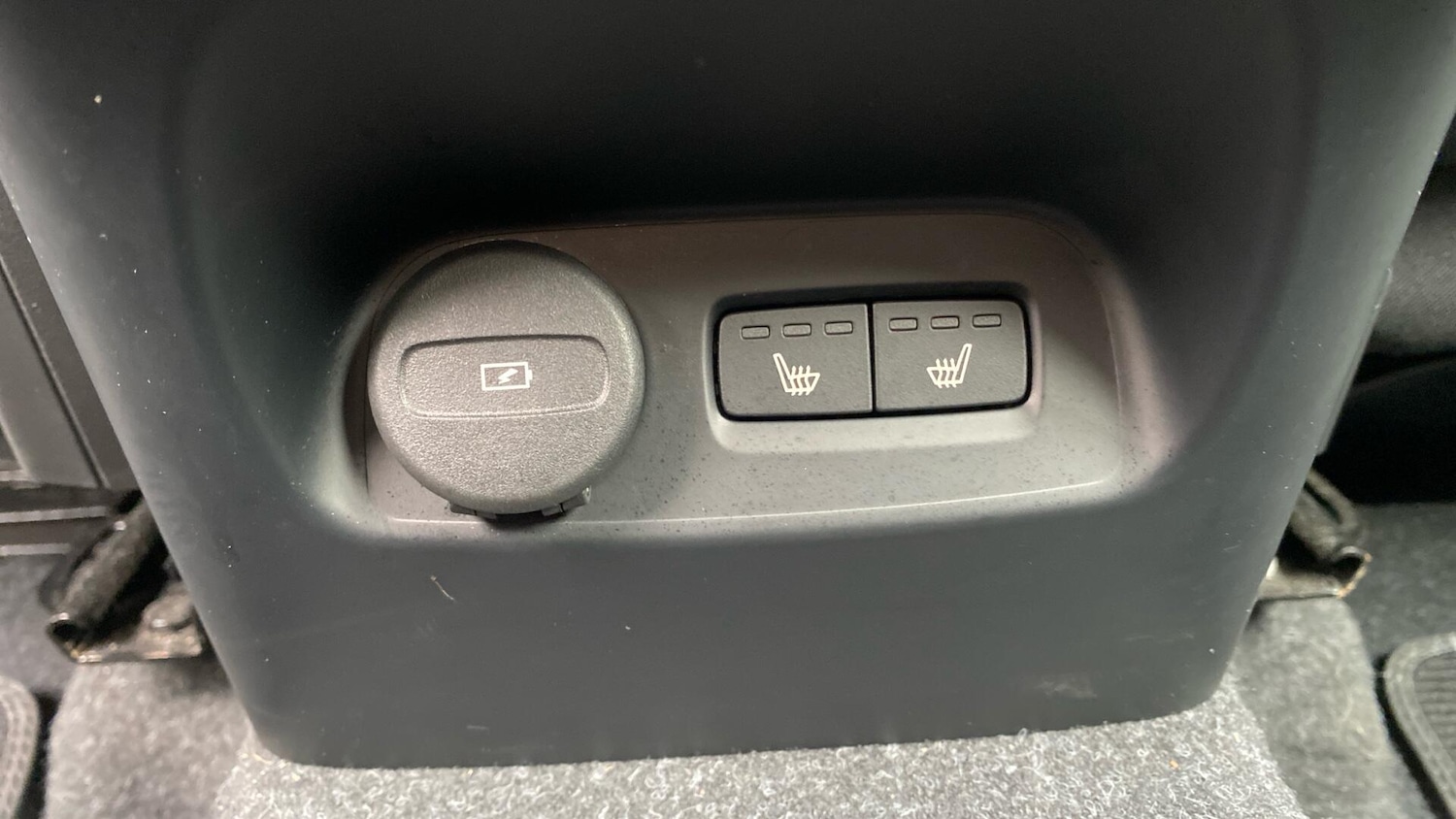 Used Volvo XC40 2023 for sale - 77925053: Photo 40